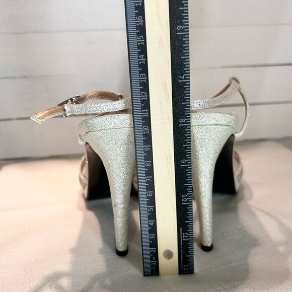 Caparros Laura Silver Glitter and Mesh Strappy Sandal 8.5B - Picture 5 of 7